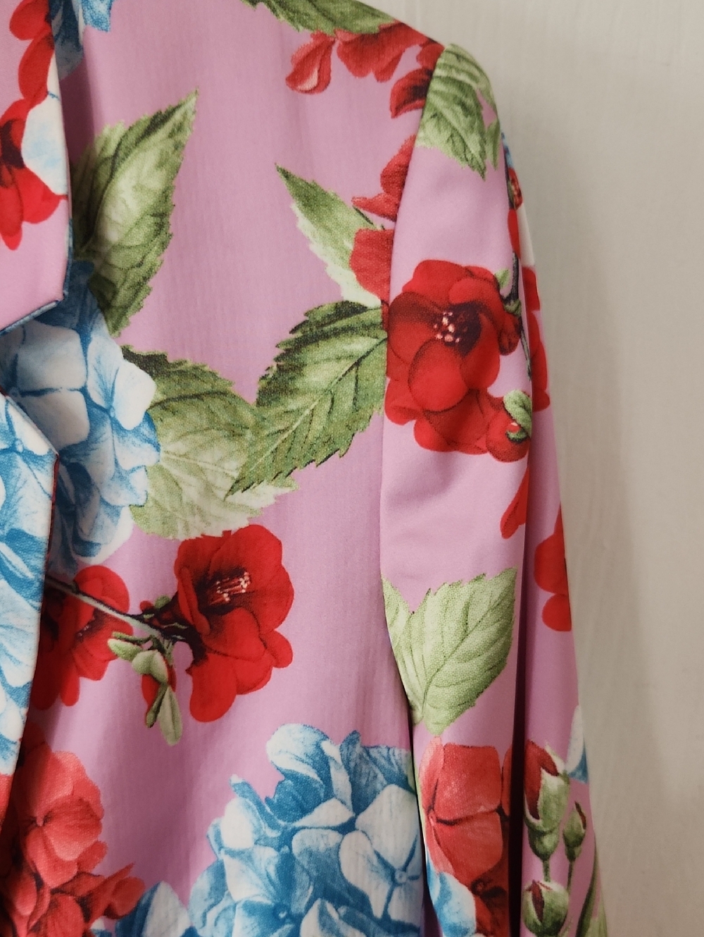 Beautiful Pink Floral Blazer - Picture 3 of 8